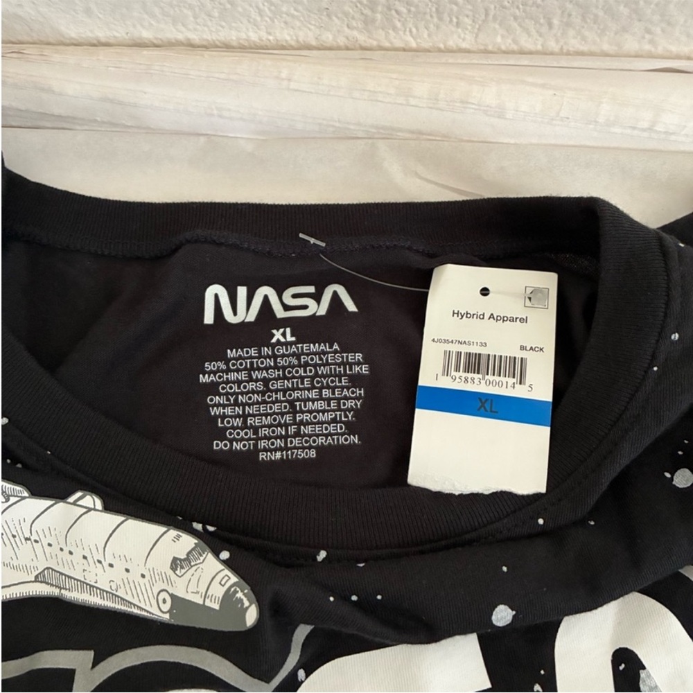 WAS $25 NASA cropped tee - Picture 4 of 4